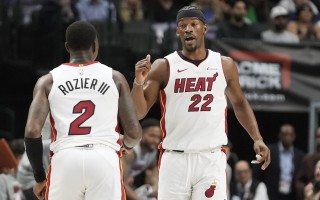 FB体育-公牛新阵容初露锋芒，球员表现抢眼