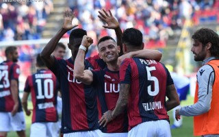 FB体育官网-佛罗伦萨阵容不断调整，球队逐渐找到最佳阵型