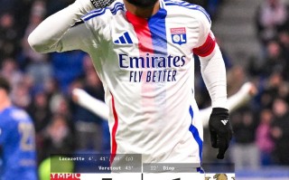 FB体育平台-里昂球队球员整体发挥不俗，法甲赛季进入关键阶段