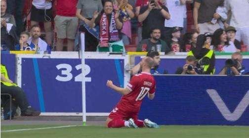 FB体育官网-比赛中的精彩瞬间震撼全场观众-第1张图片-FB体育官网