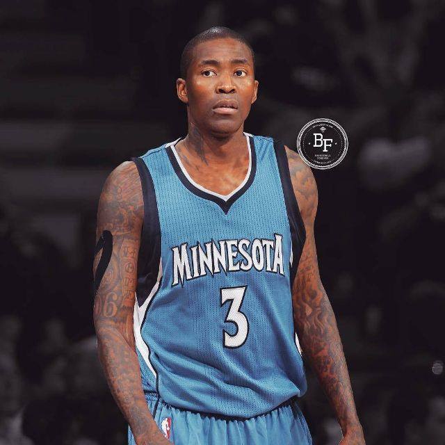 FB体育官网-赛场疯狂，冠军悬念令人期待-第2张图片-FB体育官网