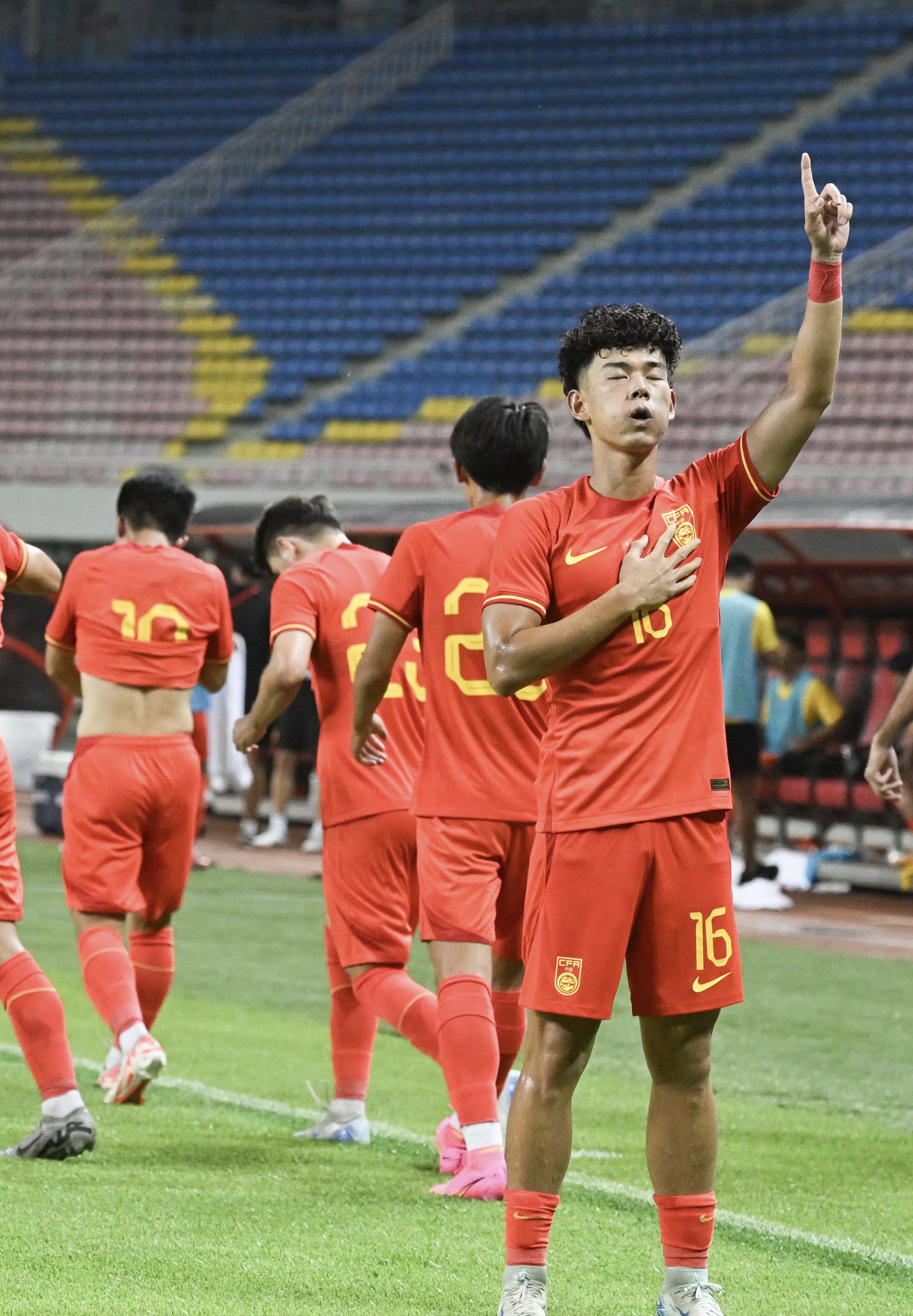 FB体育平台-中国足球代表队表现不俗,勇夺冠军-第2张图片-FB体育官网 FB体育平台-中国足球代表队表现不俗,勇夺冠军-第2张图片-FB体育官网