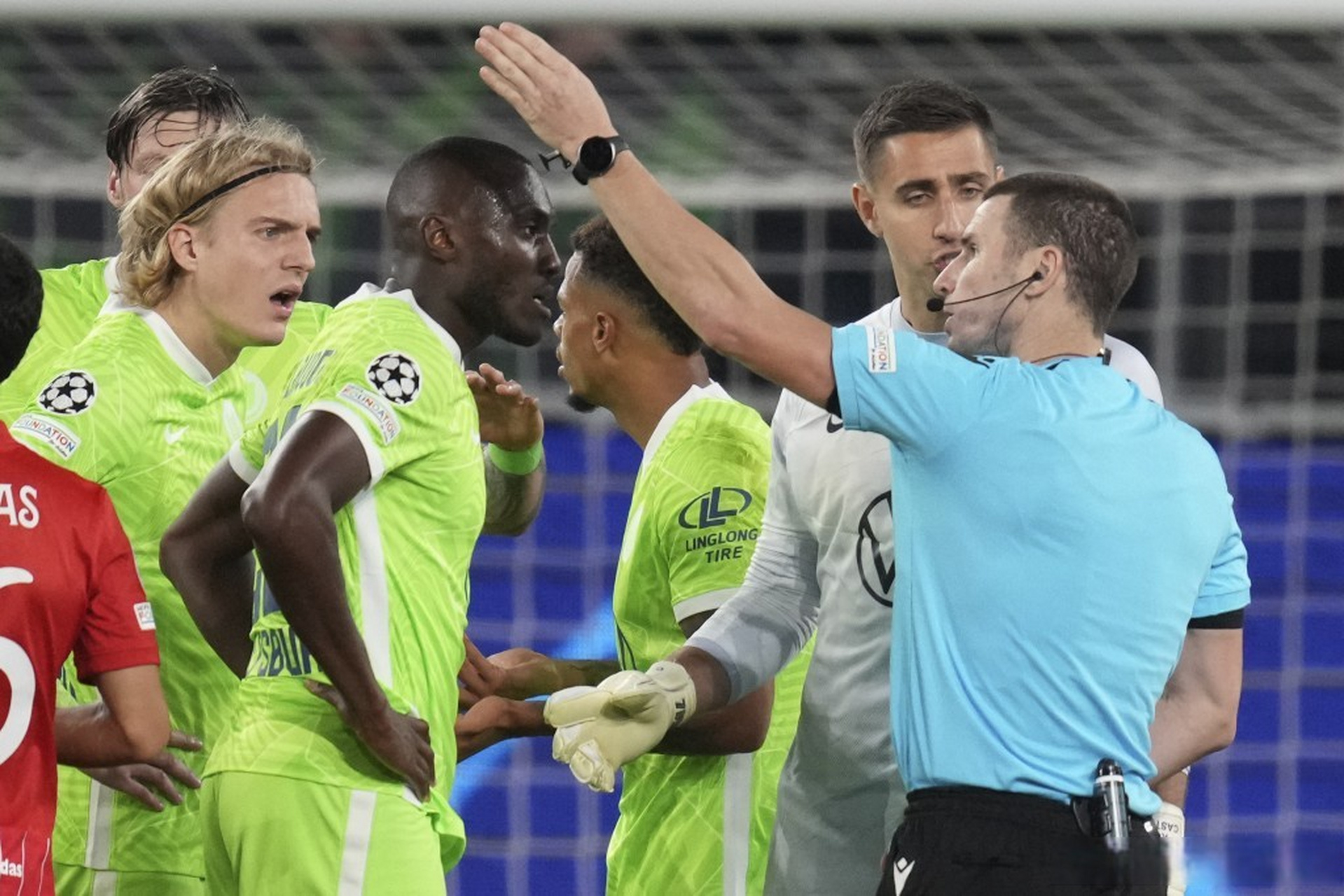 FB体育官方网站-沃尔夫斯堡悍然反击,狂胜对手取得突破性胜利-第1张图片-FB体育官网 FB体育官方网站-沃尔夫斯堡悍然反击,狂胜对手取得突破性胜利-第1张图片-FB体育官网